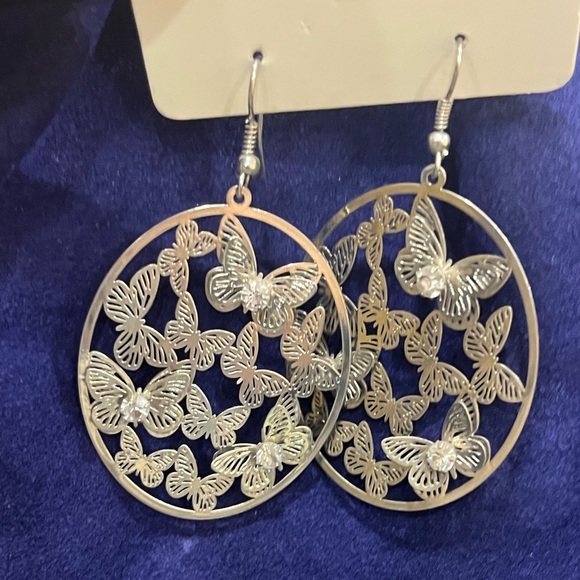 🛍️ 4 for $20 🛍️ Elegant Stainless Butterfly Earrings - Picture 2 of 5